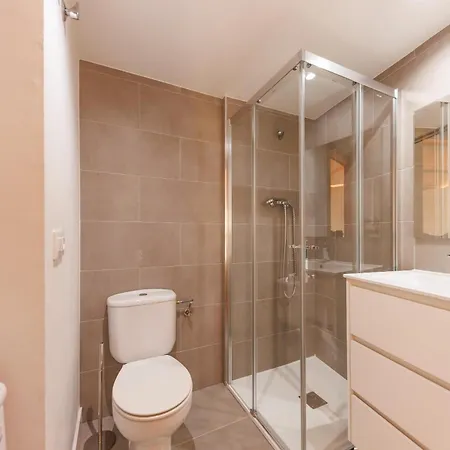 Bravissimo Calderers, Monthly Apartman