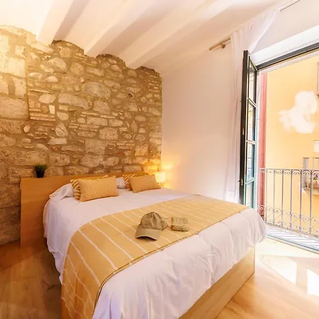 Bravissimo Calderers, Monthly Apartman