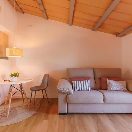 Apartman Bravissimo Calderers, Monthly