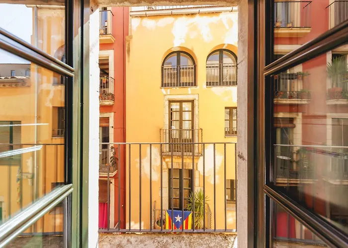 Bravissimo Calderers, Monthly Girona